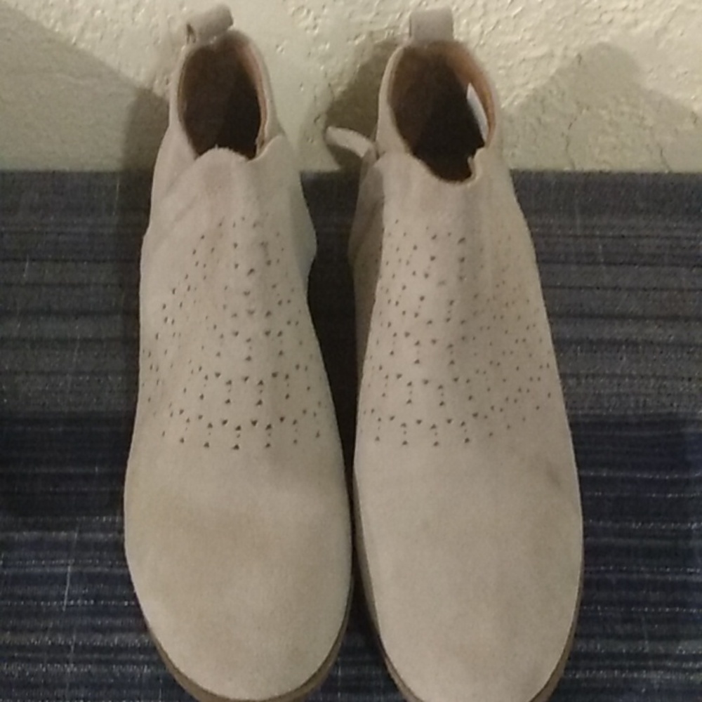 Tom’s Booties